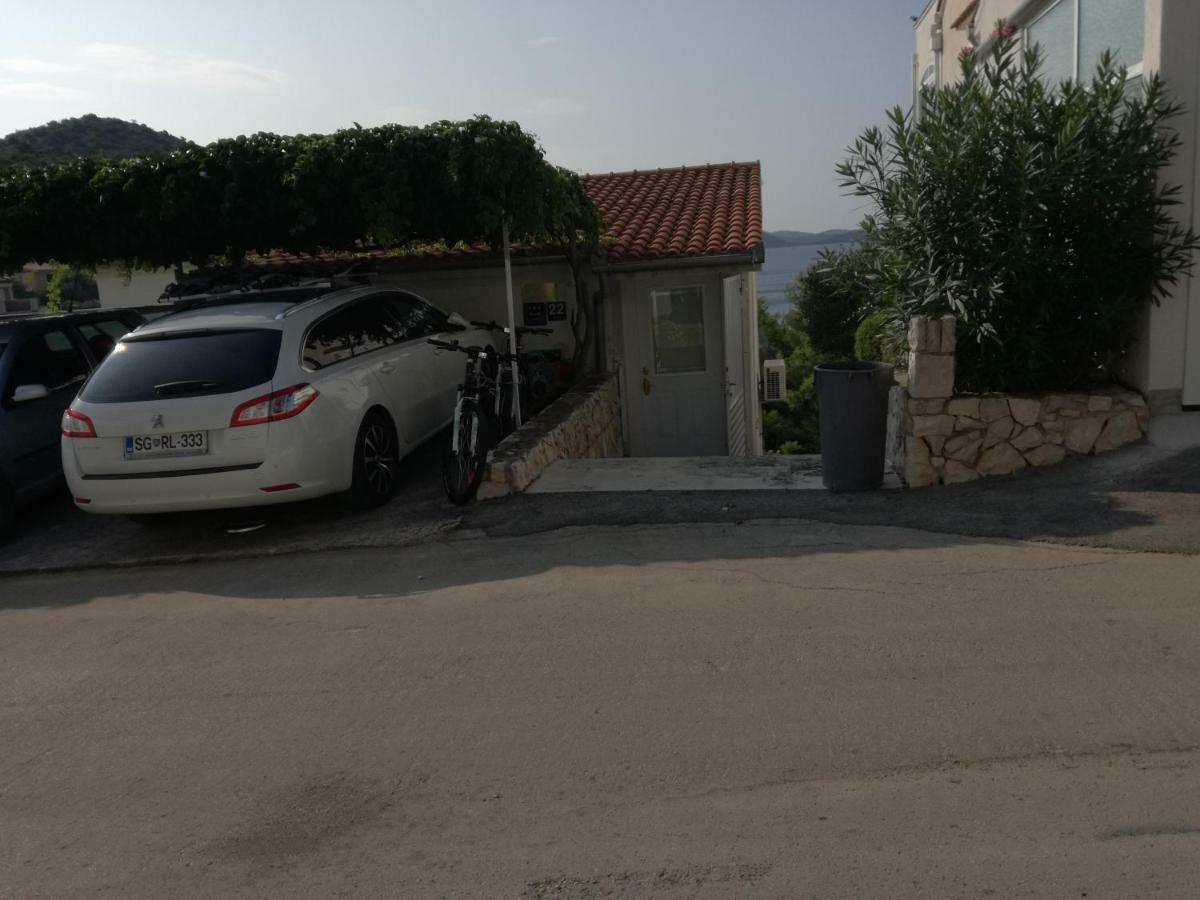 Apartman "Cvita" Drage Exterior foto